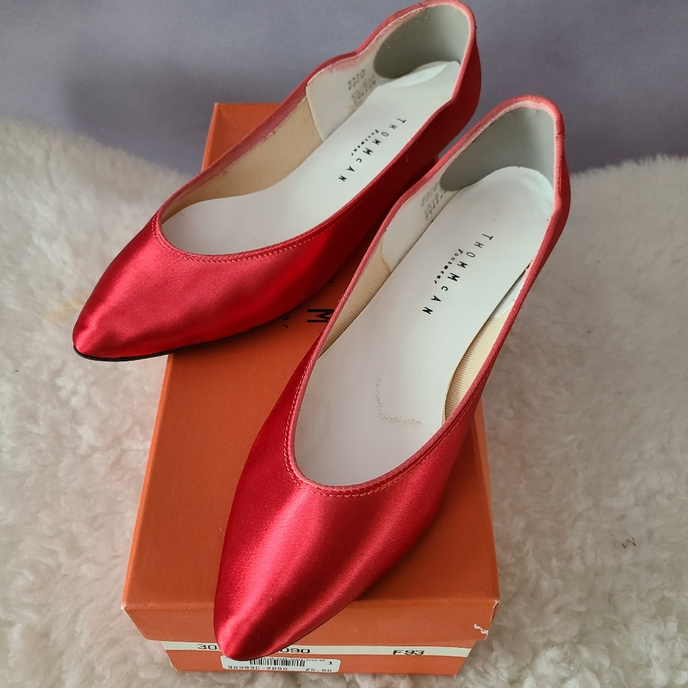 Peach color flats, Size 9